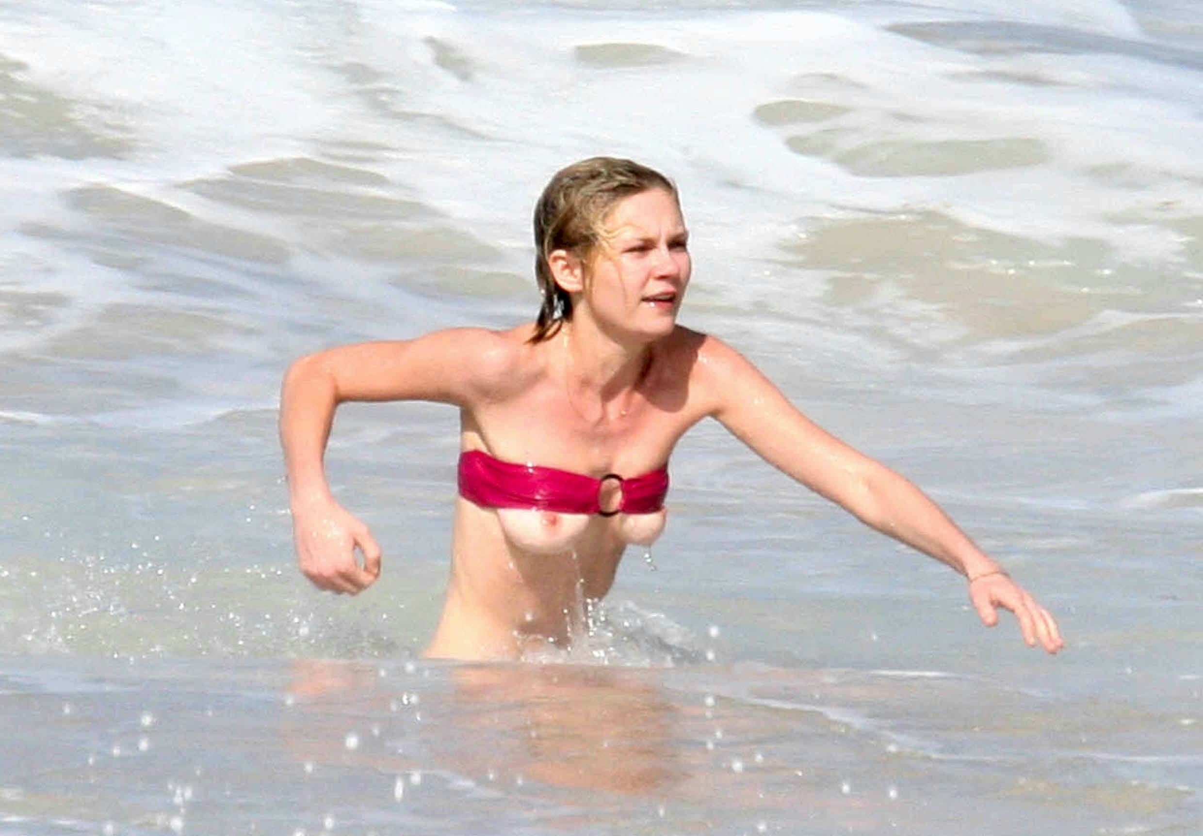 Kirsten dunst nip slip